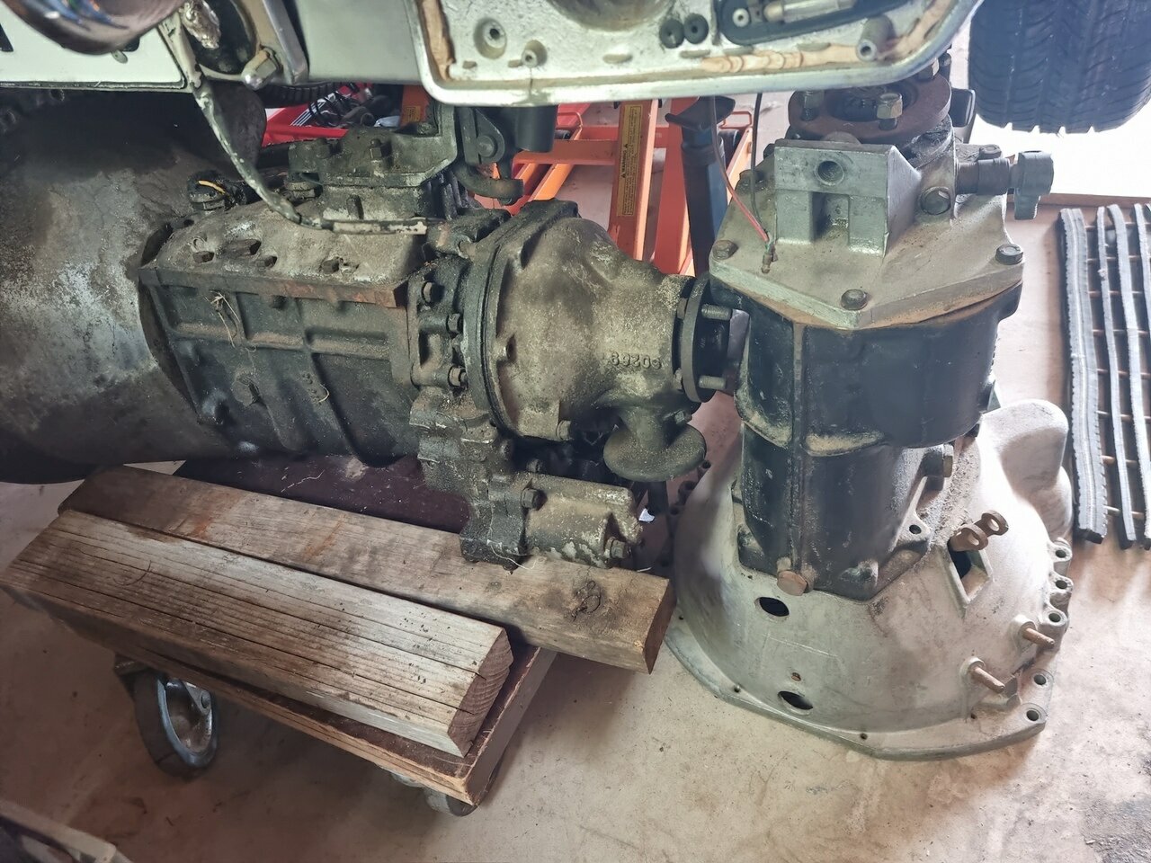 1970 JAGUAR E-TYPE PROJECT 2D CONVERTIBLE