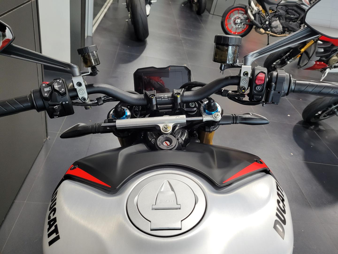 2022 DUCATI STREETFIGHTER V4 SP SPORTS