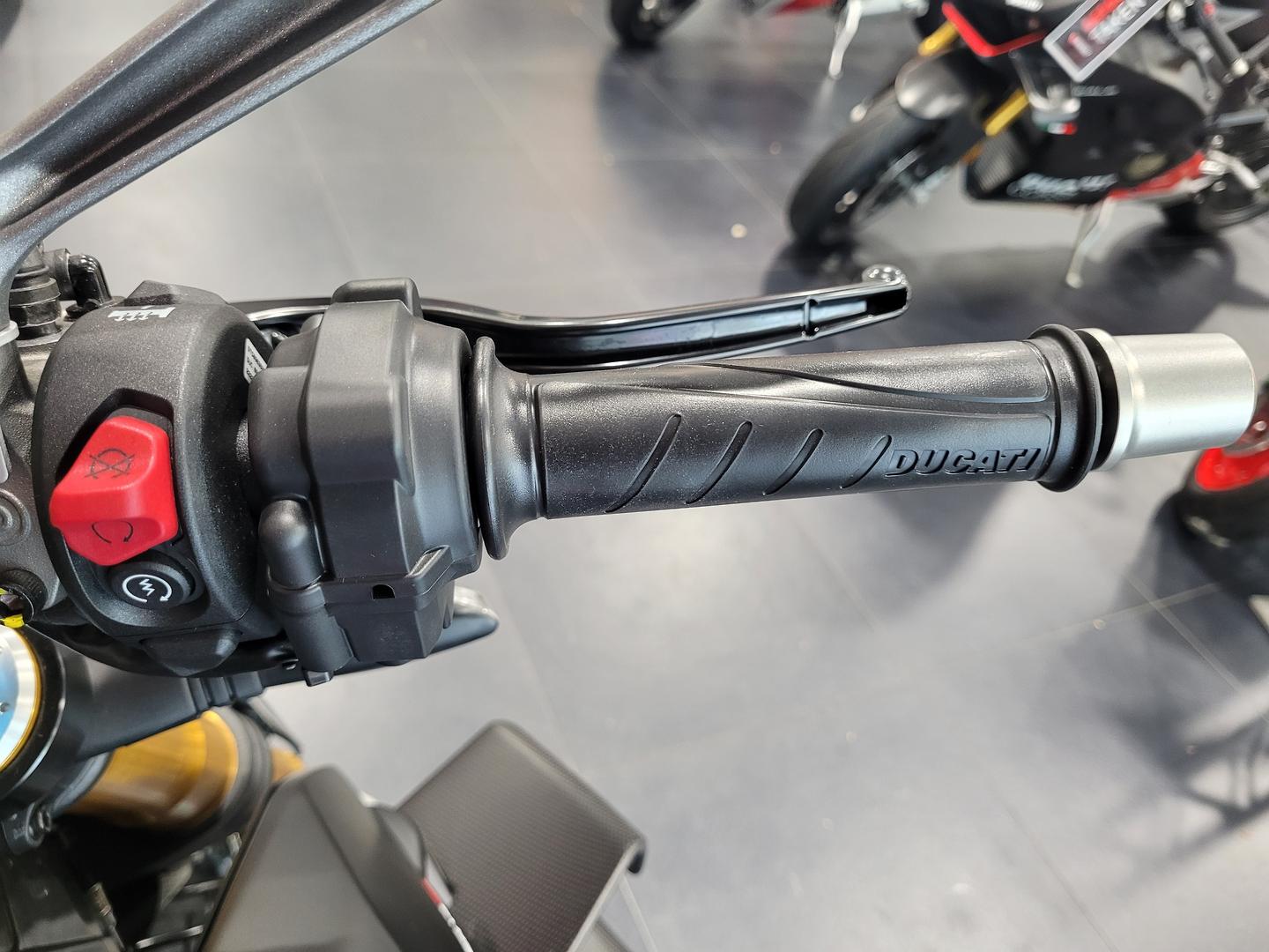 2022 DUCATI STREETFIGHTER V4 SP SPORTS