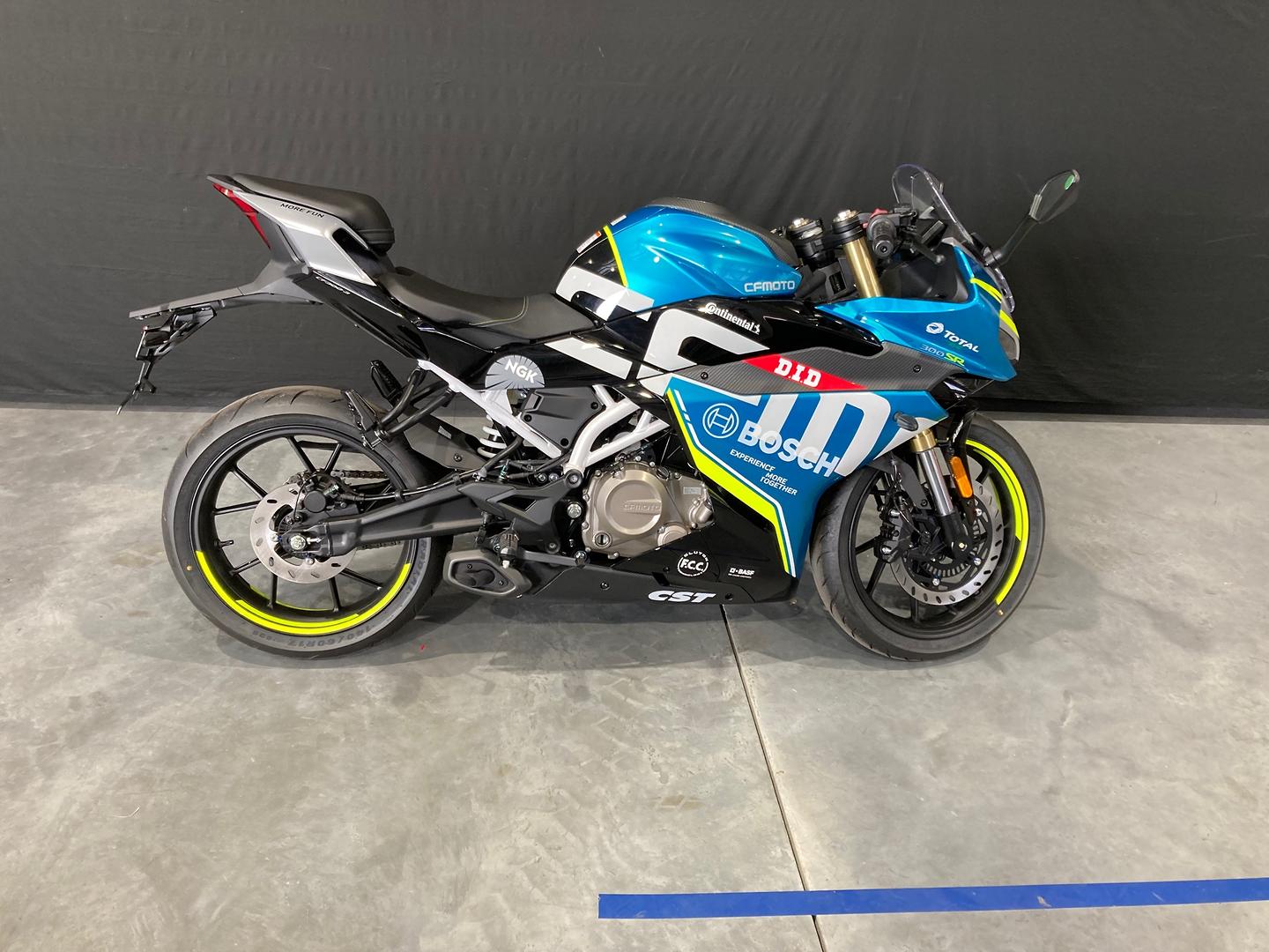 2021 CFMOTO 300SR ABS ROAD