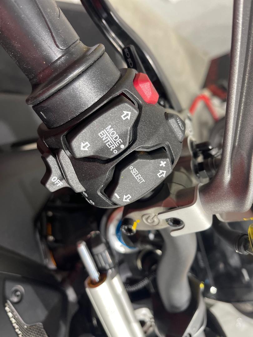 2022 DUCATI STREETFIGHTER V4 S SPORTS