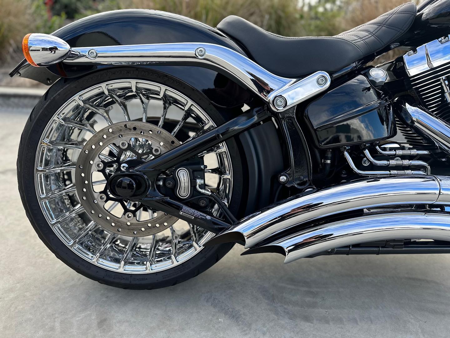 2016 HARLEY-DAVIDSON BREAKOUT 103 (FXSB) CRUISER