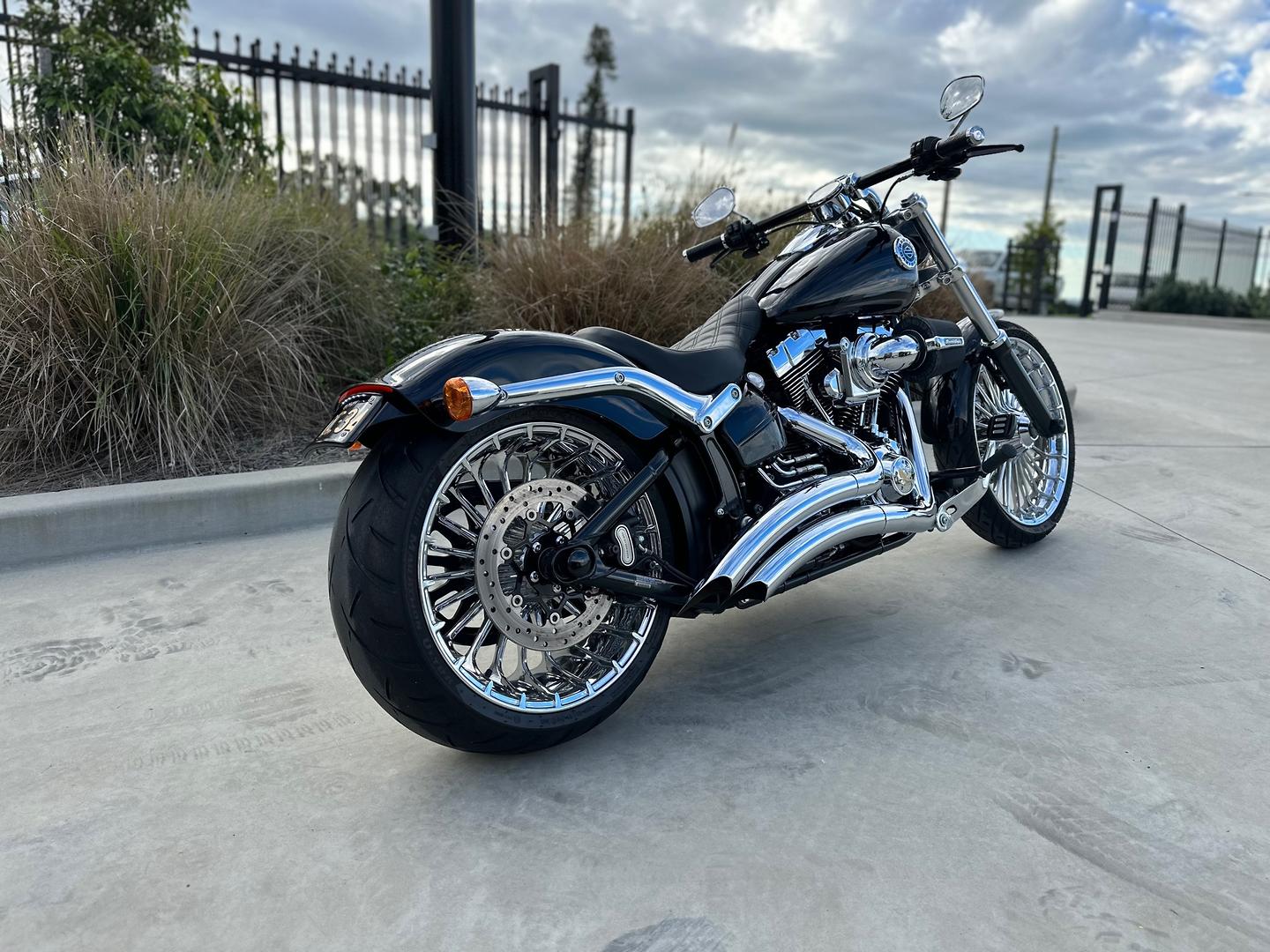 2016 HARLEY-DAVIDSON BREAKOUT 103 (FXSB) CRUISER