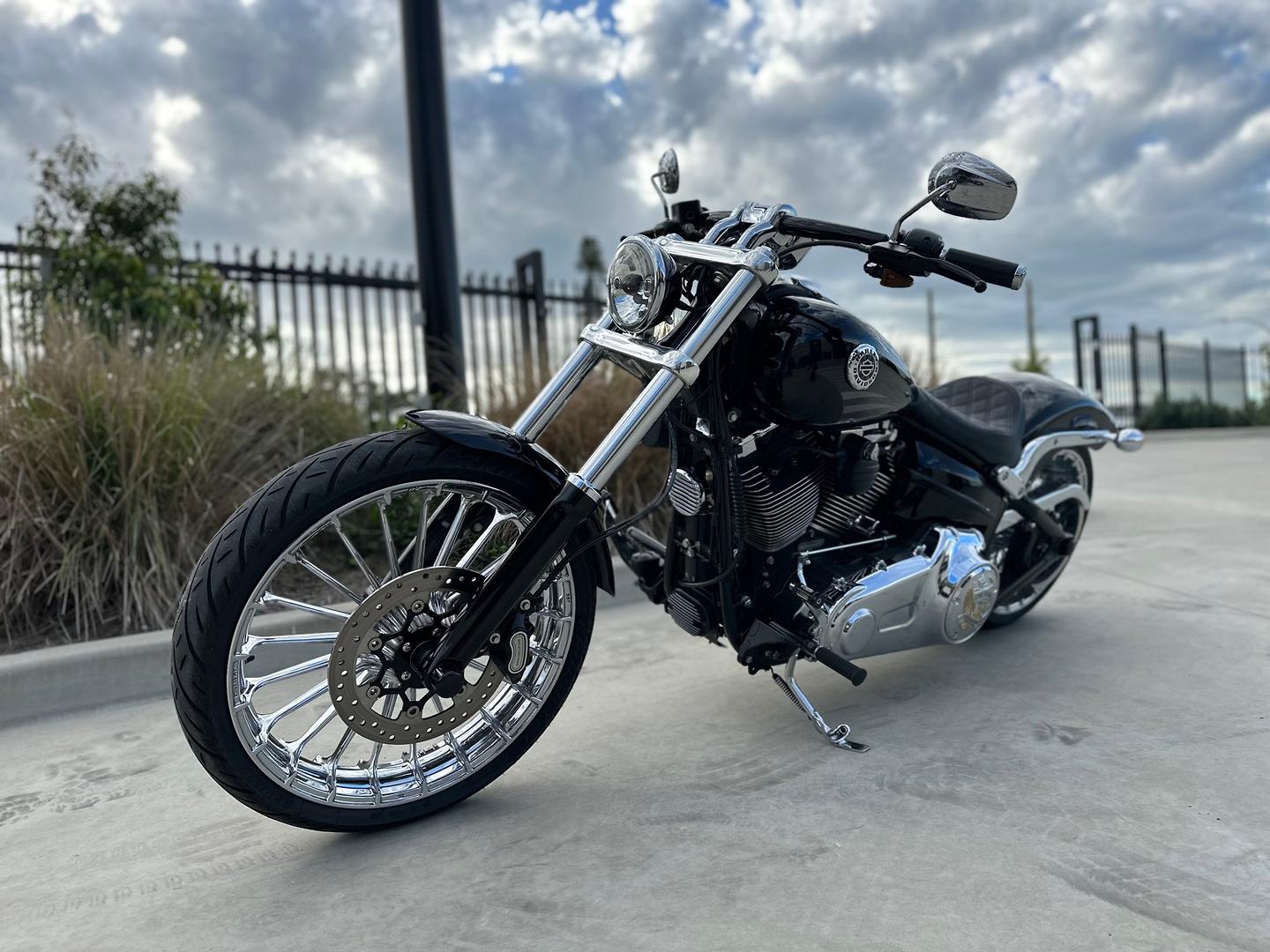 2016 HARLEY-DAVIDSON BREAKOUT 103 (FXSB) CRUISER