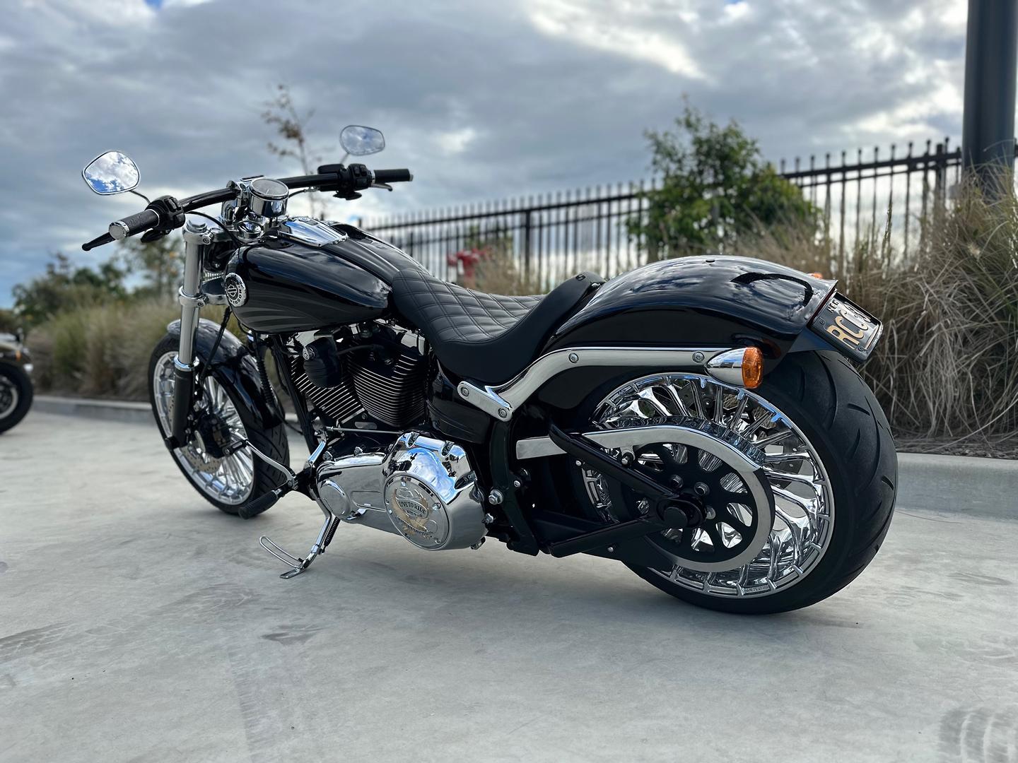 2016 HARLEY-DAVIDSON BREAKOUT 103 (FXSB) CRUISER