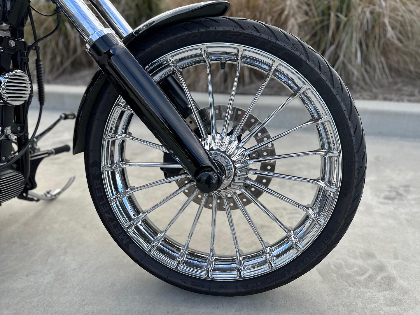 2016 HARLEY-DAVIDSON BREAKOUT 103 (FXSB) CRUISER
