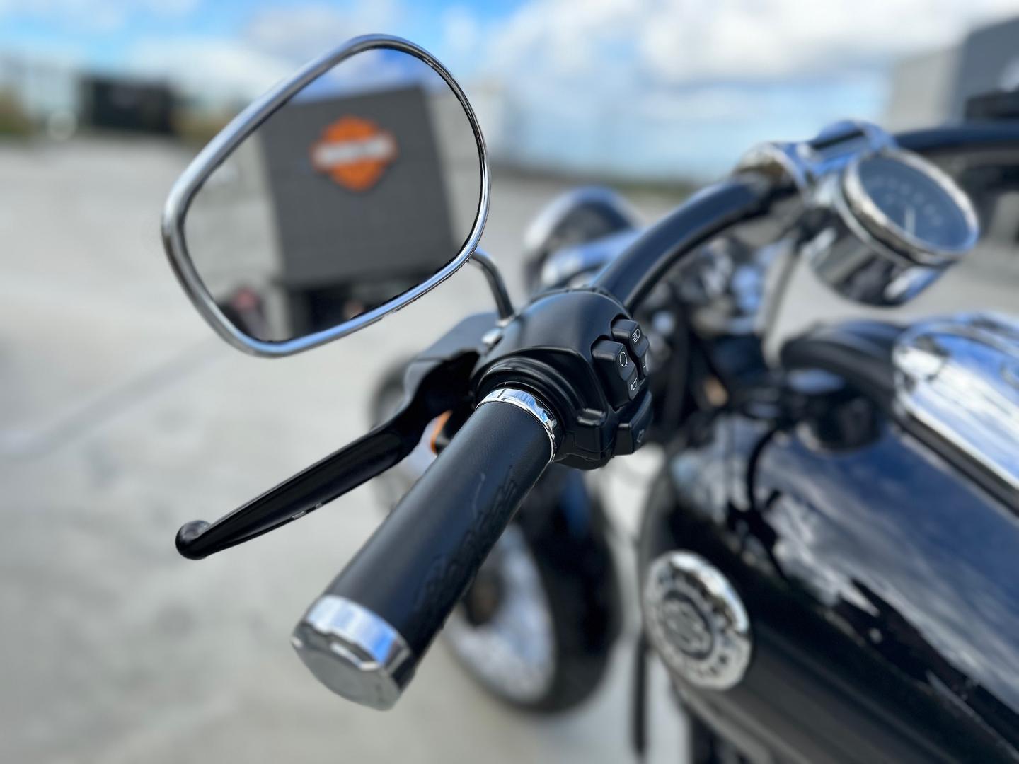 2016 HARLEY-DAVIDSON BREAKOUT 103 (FXSB) CRUISER