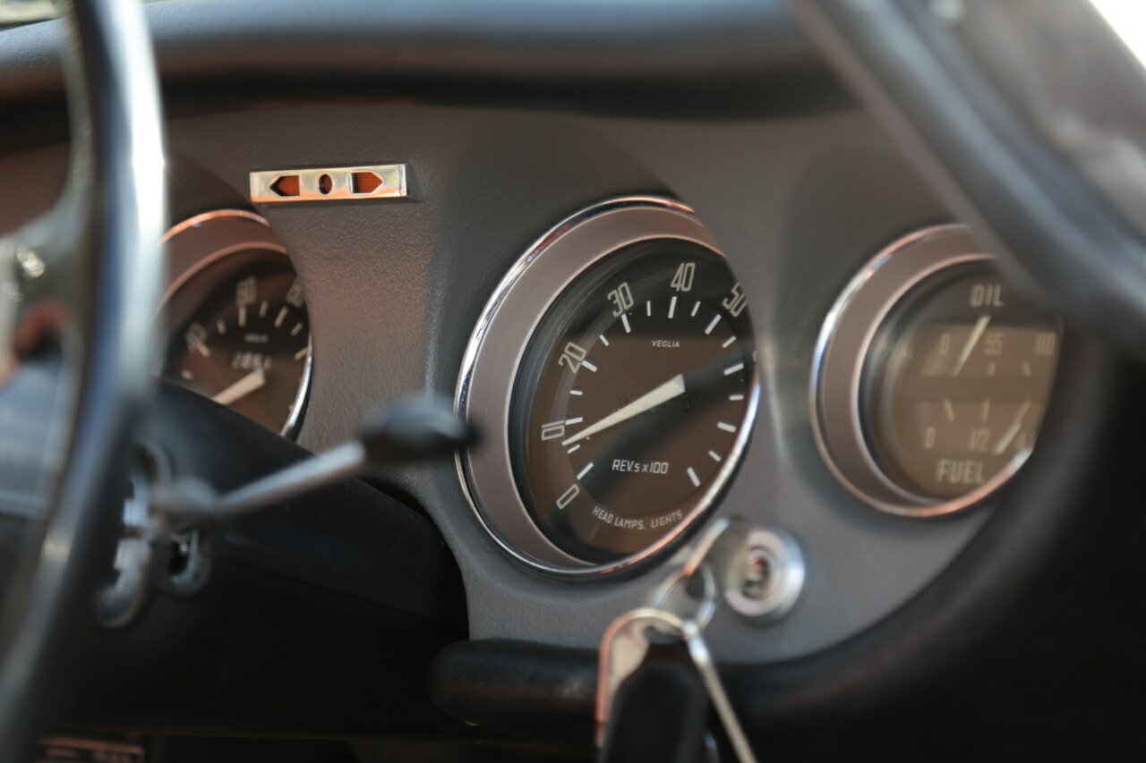 1965 ALFA ROMEO GIULIA SPRINT GT 5 SP MANUAL COUPE