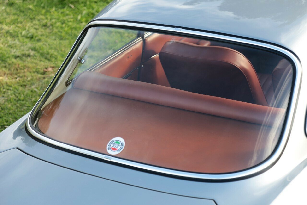 1965 ALFA ROMEO GIULIA SPRINT GT 5 SP MANUAL COUPE