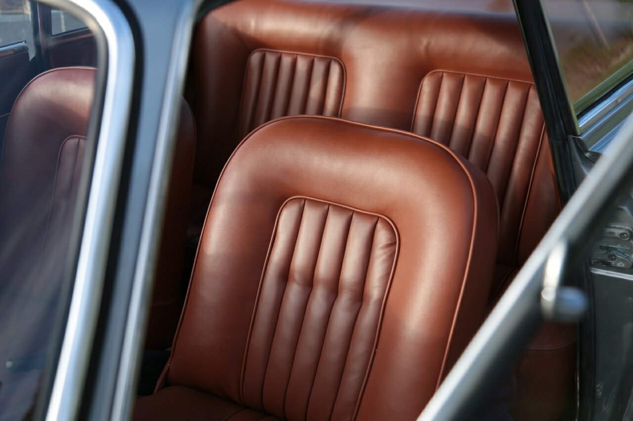 1965 ALFA ROMEO GIULIA SPRINT GT 5 SP MANUAL COUPE