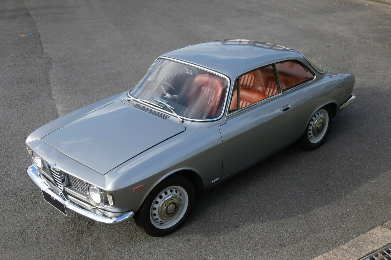 1965 ALFA ROMEO GIULIA SPRINT GT 5 SP MANUAL COUPE