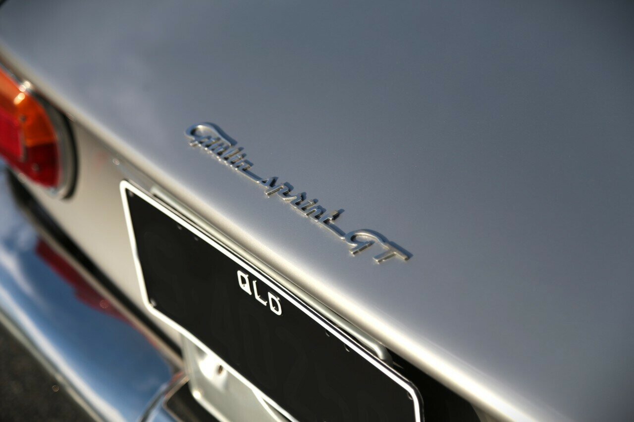 1965 ALFA ROMEO GIULIA SPRINT GT 5 SP MANUAL COUPE