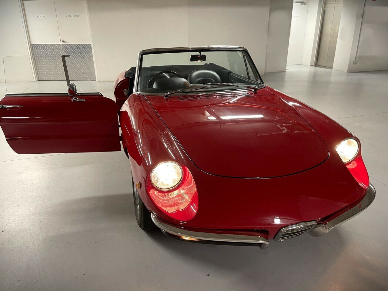 1969 ALFA ROMEO SPIDER 1300 JUNIOR 5 SP MANUAL 2D CONVERTIBLE
