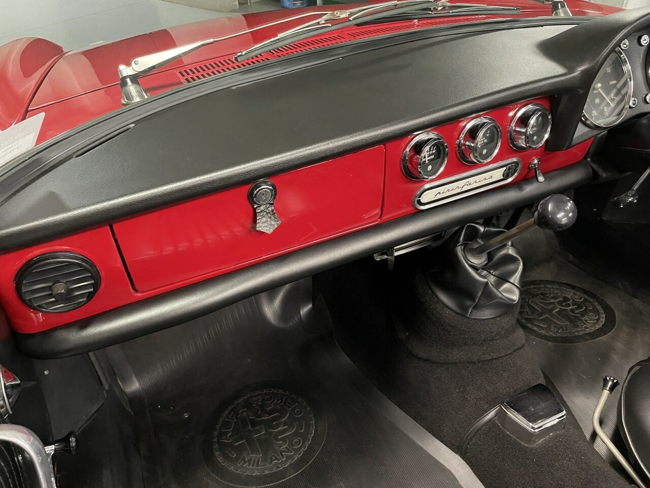 1969 ALFA ROMEO SPIDER 1300 JUNIOR 5 SP MANUAL 2D CONVERTIBLE