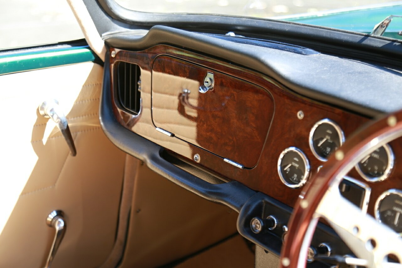 1965 TRIUMPH TR4A IRS 4 SP MANUAL + O/DRIVE 2D CONVERTIBLE
