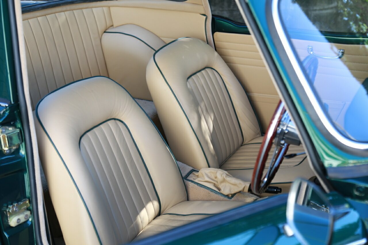 1965 TRIUMPH TR4A IRS 4 SP MANUAL + O/DRIVE 2D CONVERTIBLE
