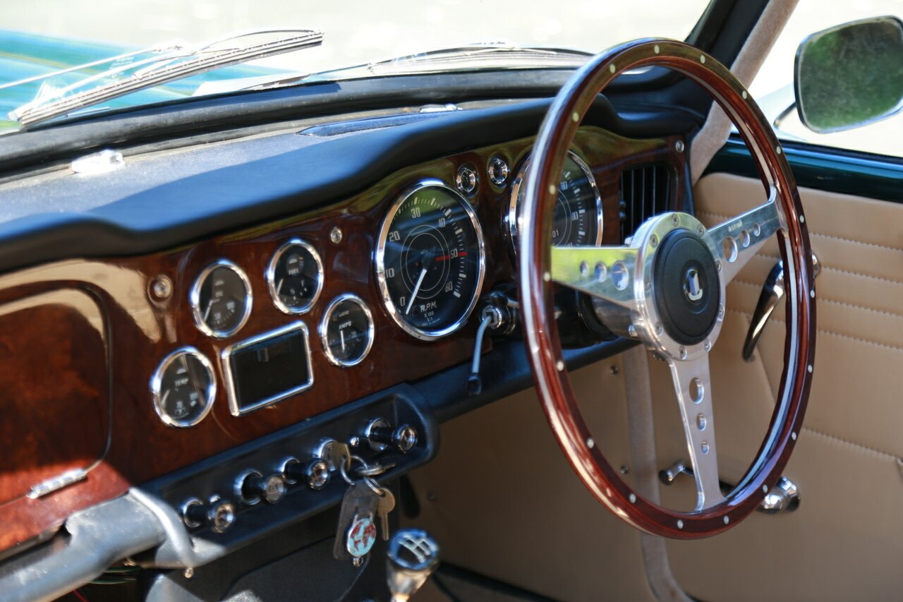 1965 TRIUMPH TR4A IRS 4 SP MANUAL + O/DRIVE 2D CONVERTIBLE