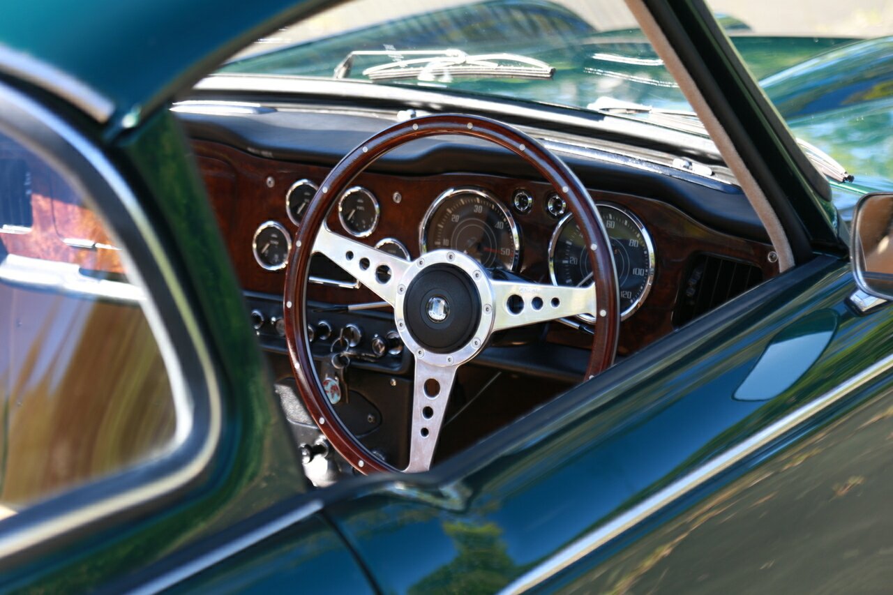 1965 TRIUMPH TR4A IRS 4 SP MANUAL + O/DRIVE 2D CONVERTIBLE