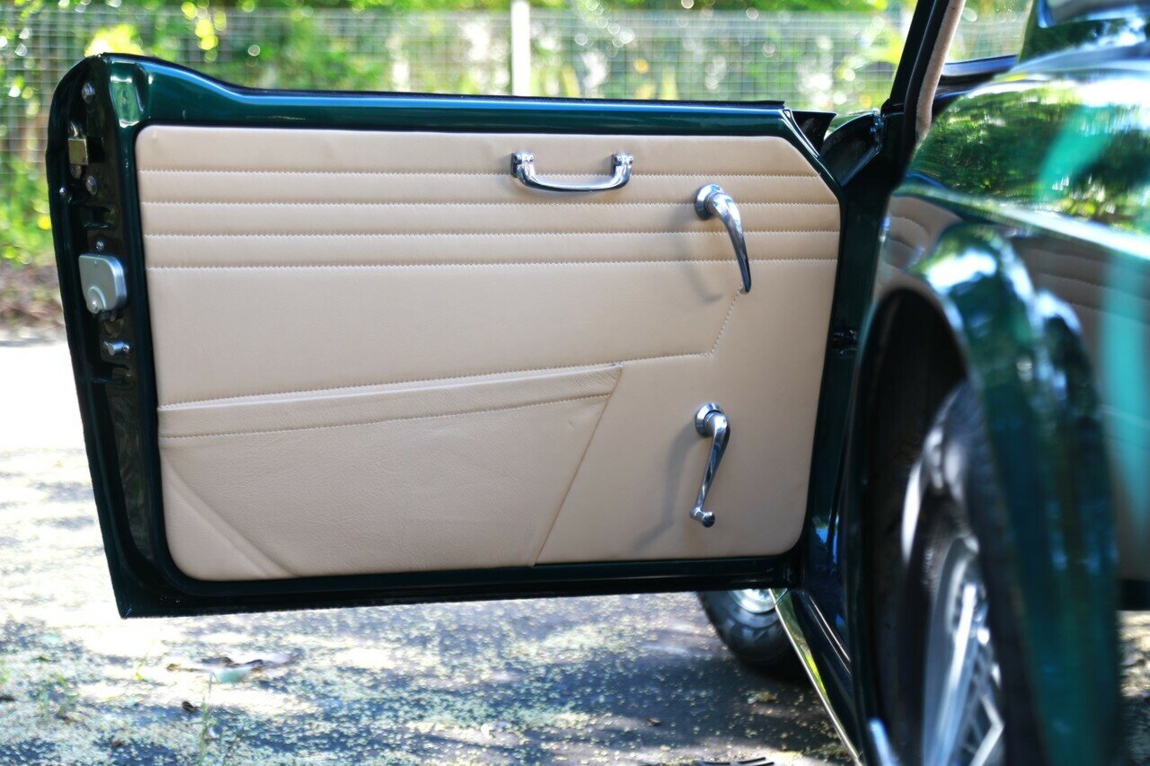 1965 TRIUMPH TR4A IRS 4 SP MANUAL + O/DRIVE 2D CONVERTIBLE
