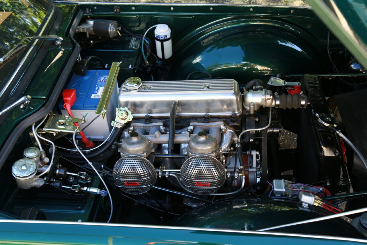 1965 TRIUMPH TR4A IRS 4 SP MANUAL + O/DRIVE 2D CONVERTIBLE