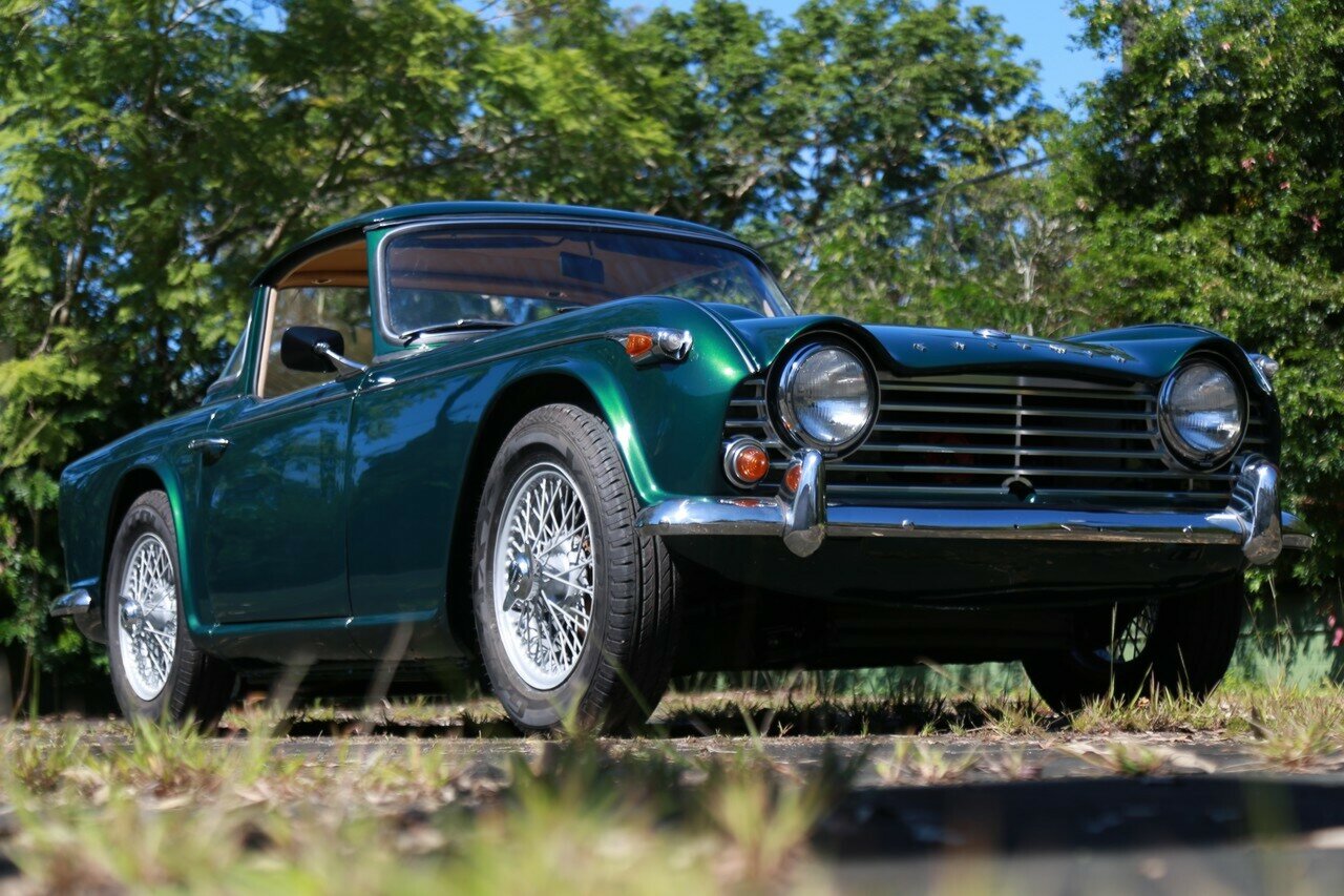 1965 TRIUMPH TR4A IRS 4 SP MANUAL + O/DRIVE 2D CONVERTIBLE