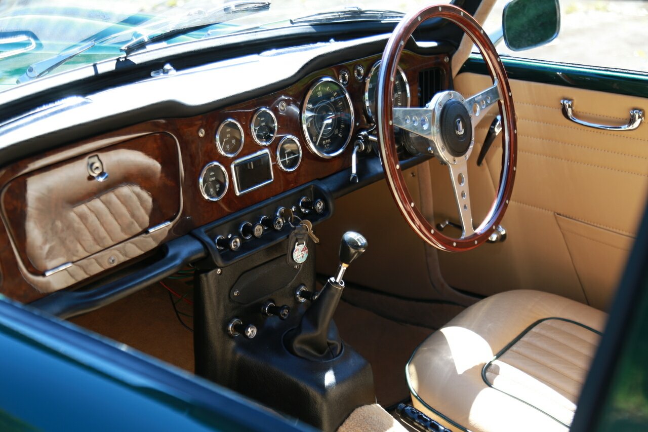 1965 TRIUMPH TR4A IRS 4 SP MANUAL + O/DRIVE 2D CONVERTIBLE