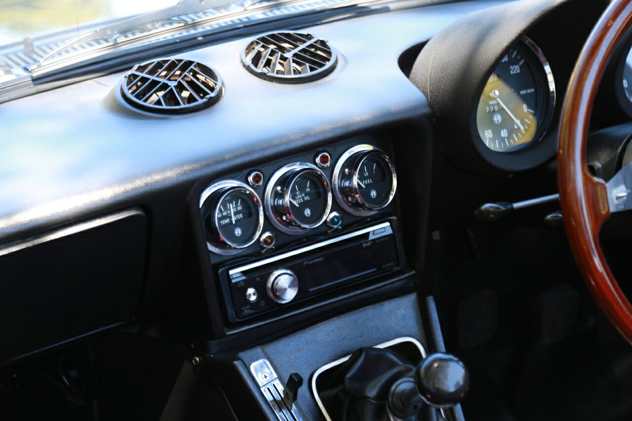 1975 ALFA ROMEO SPIDER 2000 VELOCE 5 SP MANUAL 2D ROADSTER