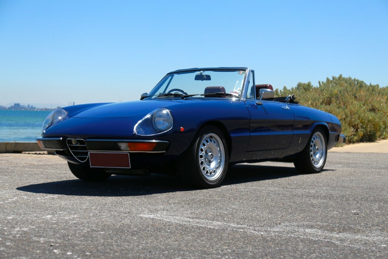 1975 ALFA ROMEO SPIDER 2000 VELOCE 5 SP MANUAL 2D ROADSTER