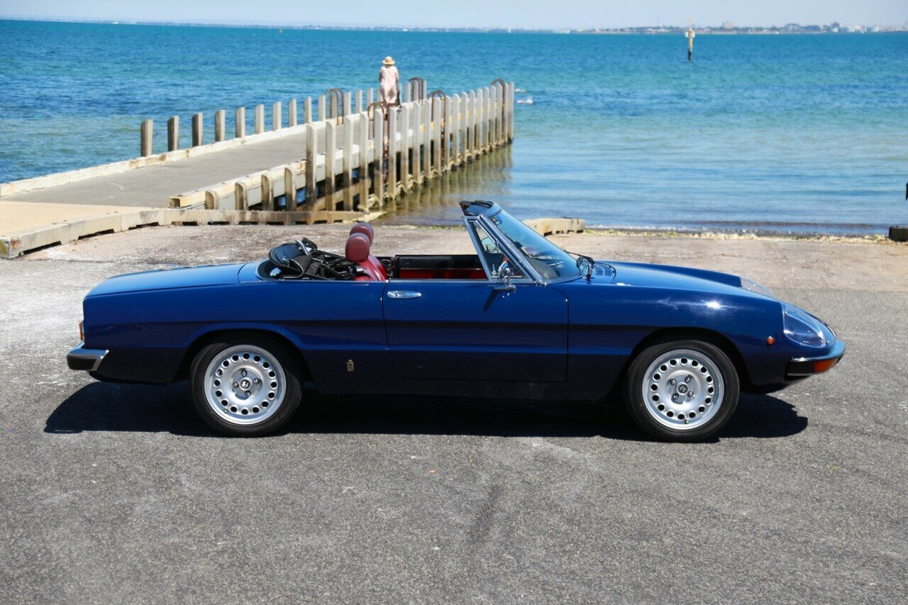 1975 ALFA ROMEO SPIDER 2000 VELOCE 5 SP MANUAL 2D ROADSTER
