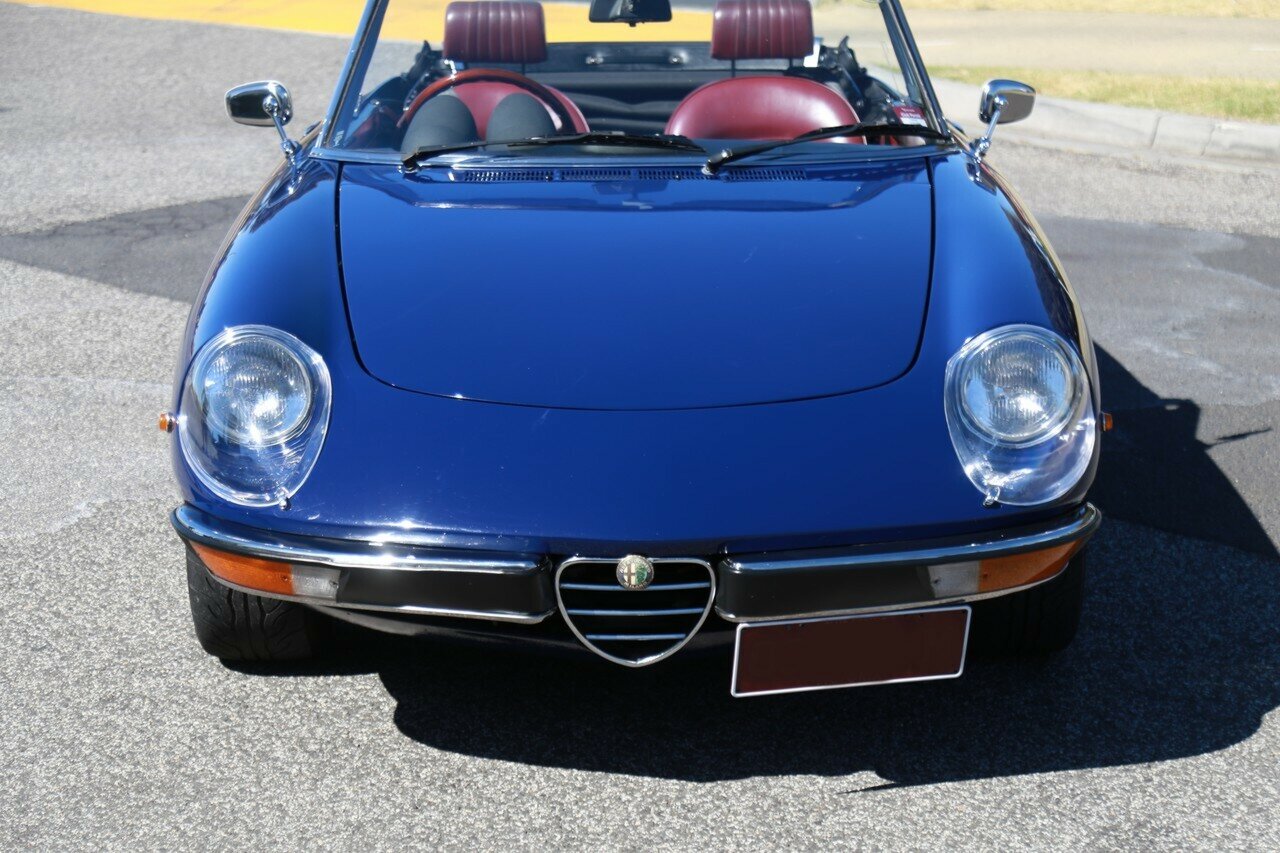 1975 ALFA ROMEO SPIDER 2000 VELOCE 5 SP MANUAL 2D ROADSTER