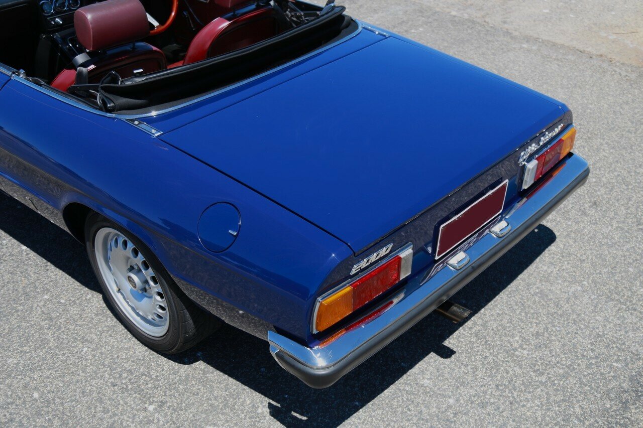 1975 ALFA ROMEO SPIDER 2000 VELOCE 5 SP MANUAL 2D ROADSTER