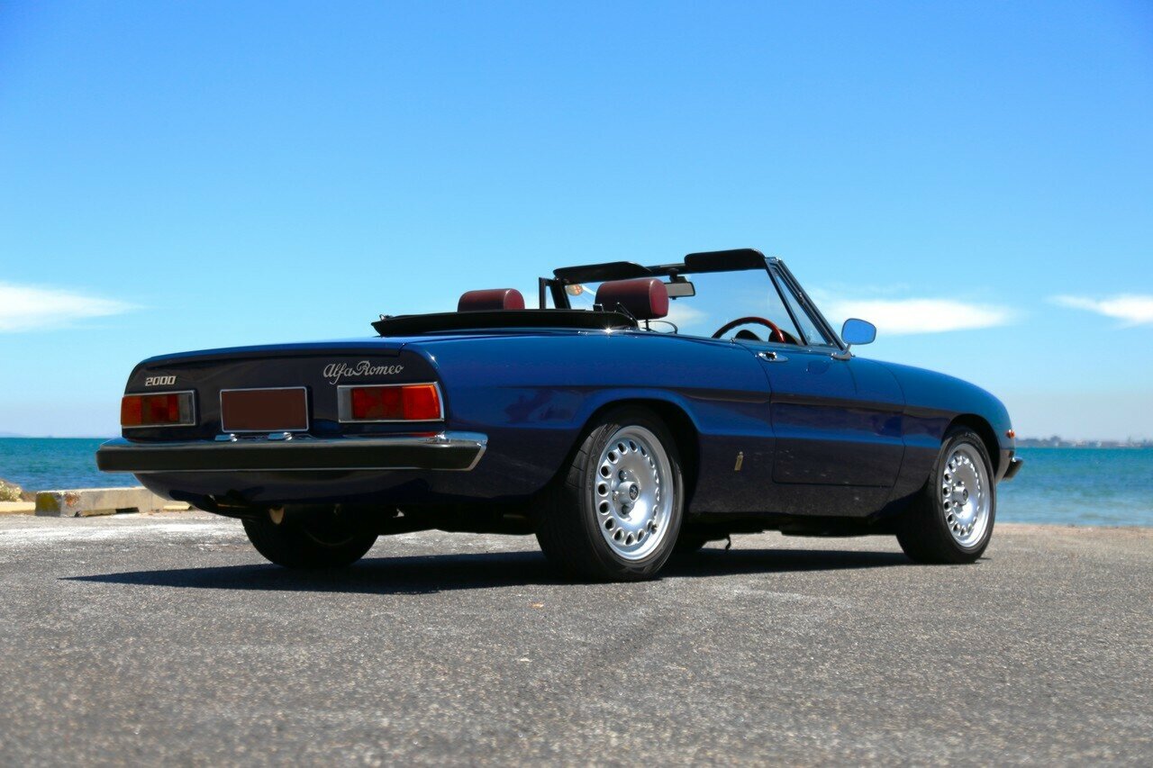 1975 ALFA ROMEO SPIDER 2000 VELOCE 5 SP MANUAL 2D ROADSTER
