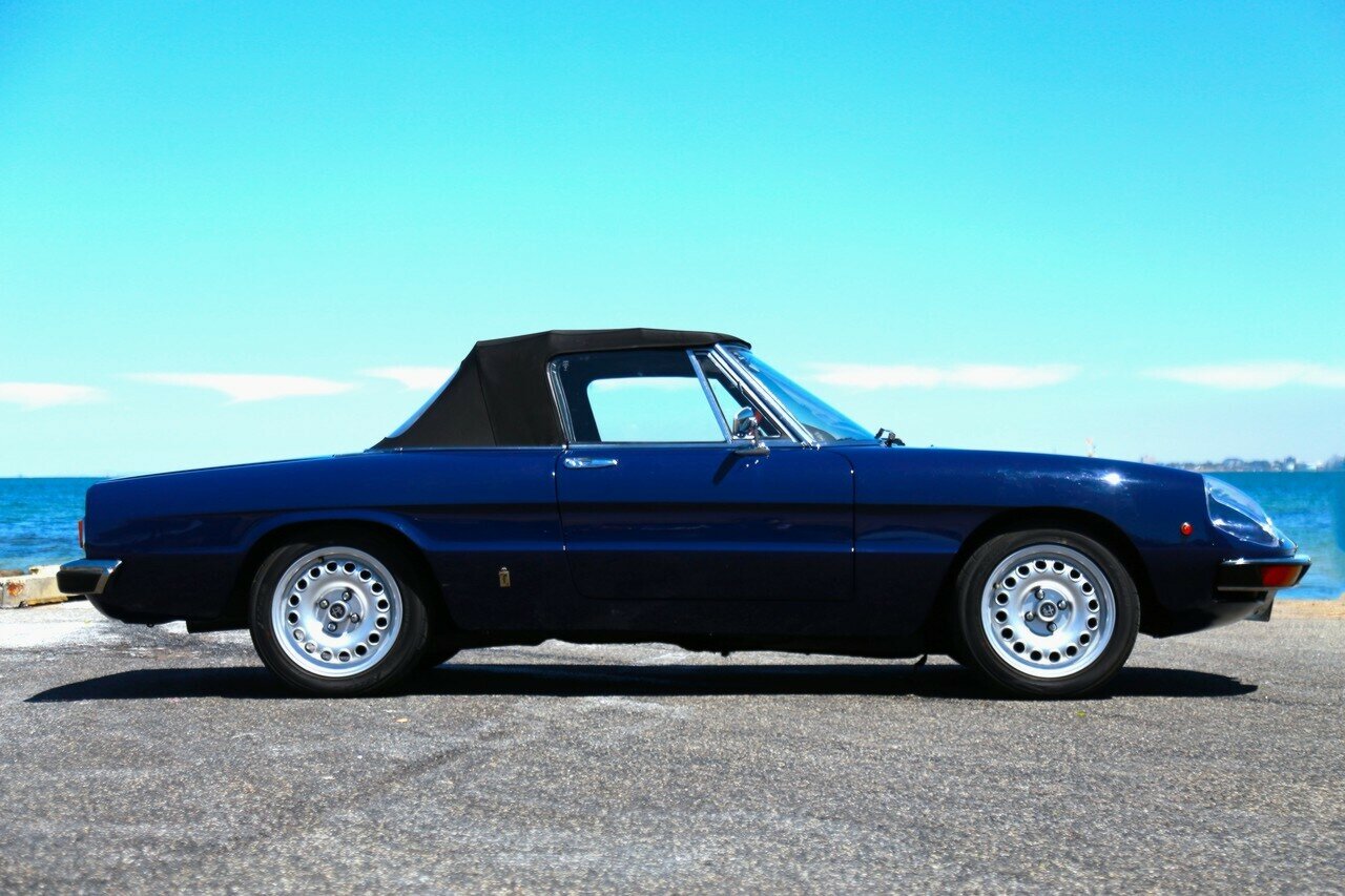 1975 ALFA ROMEO SPIDER 2000 VELOCE 5 SP MANUAL 2D ROADSTER