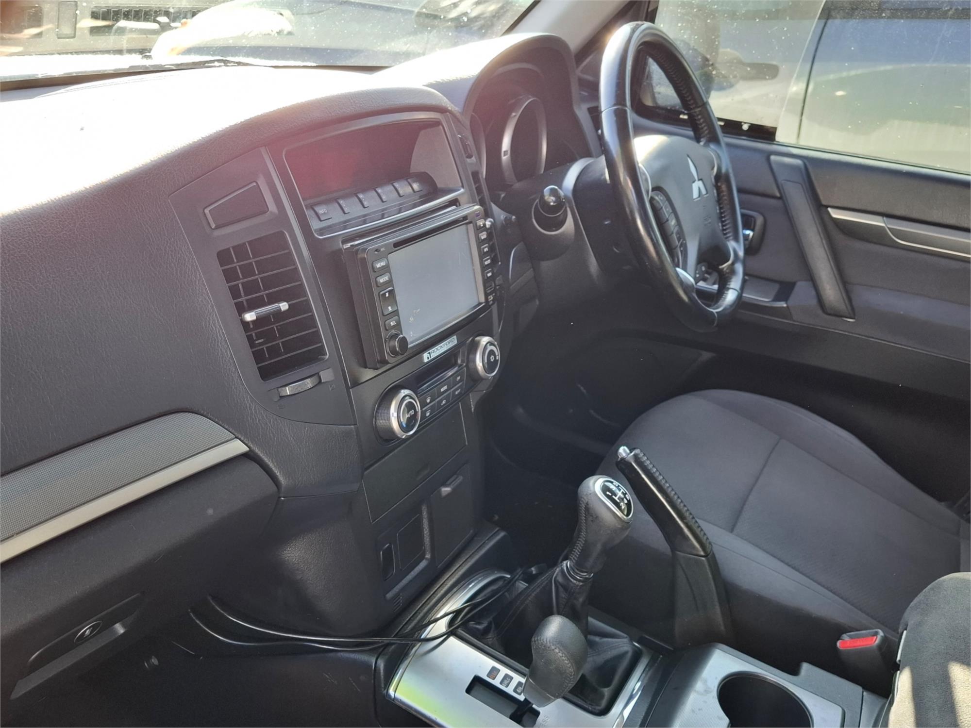 2011 MITSUBISHI PAJERO NW MY12 PLATINUM EDITION 5 SP MANUAL 4D WAGON