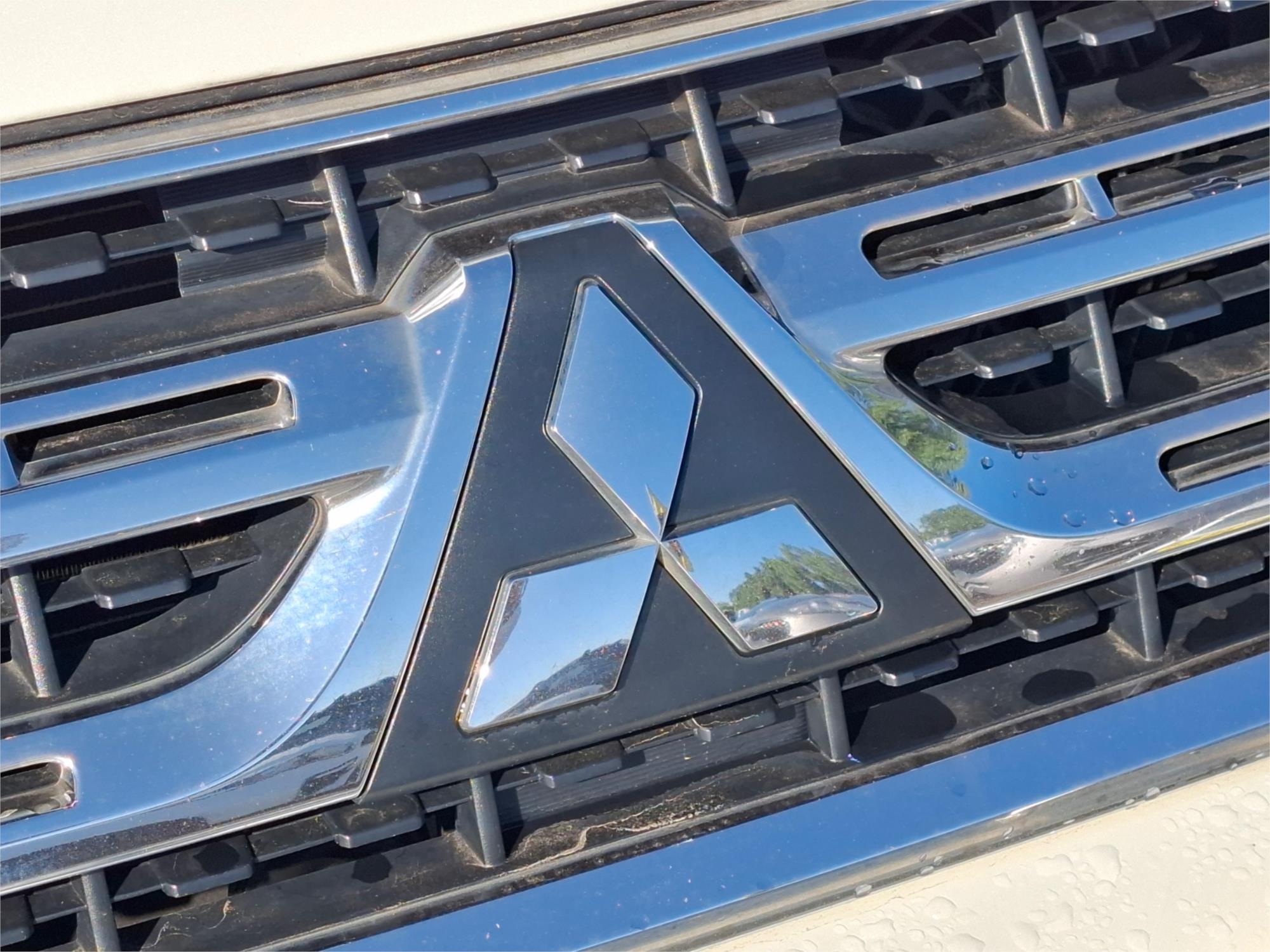 2011 MITSUBISHI PAJERO NW MY12 PLATINUM EDITION 5 SP MANUAL 4D WAGON