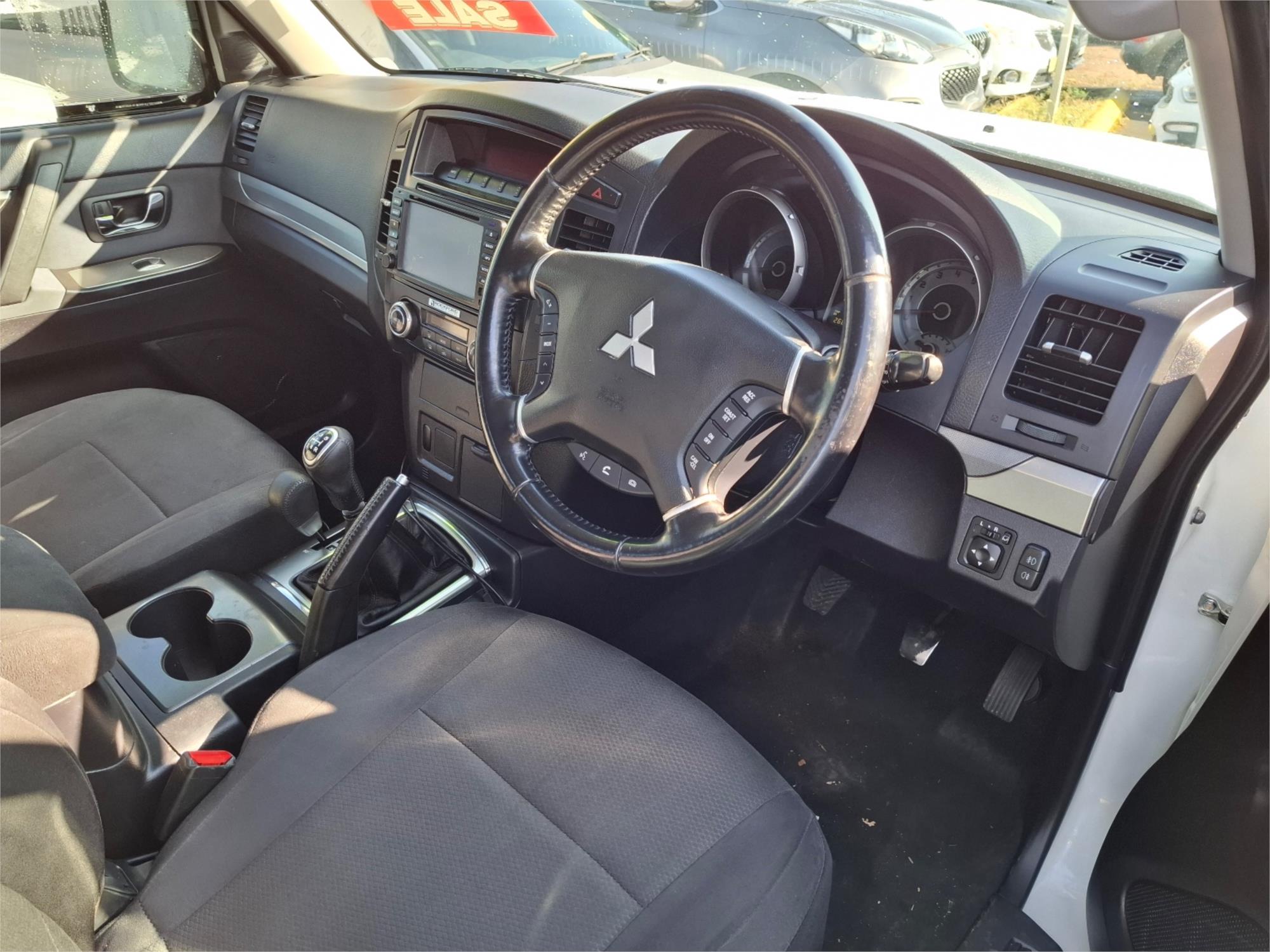 2011 MITSUBISHI PAJERO NW MY12 PLATINUM EDITION 5 SP MANUAL 4D WAGON