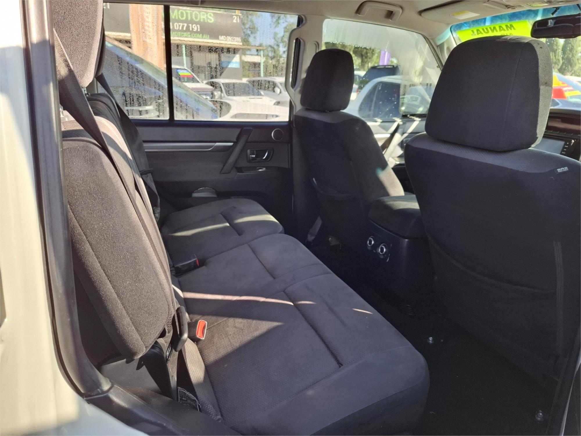2011 MITSUBISHI PAJERO NW MY12 PLATINUM EDITION 5 SP MANUAL 4D WAGON