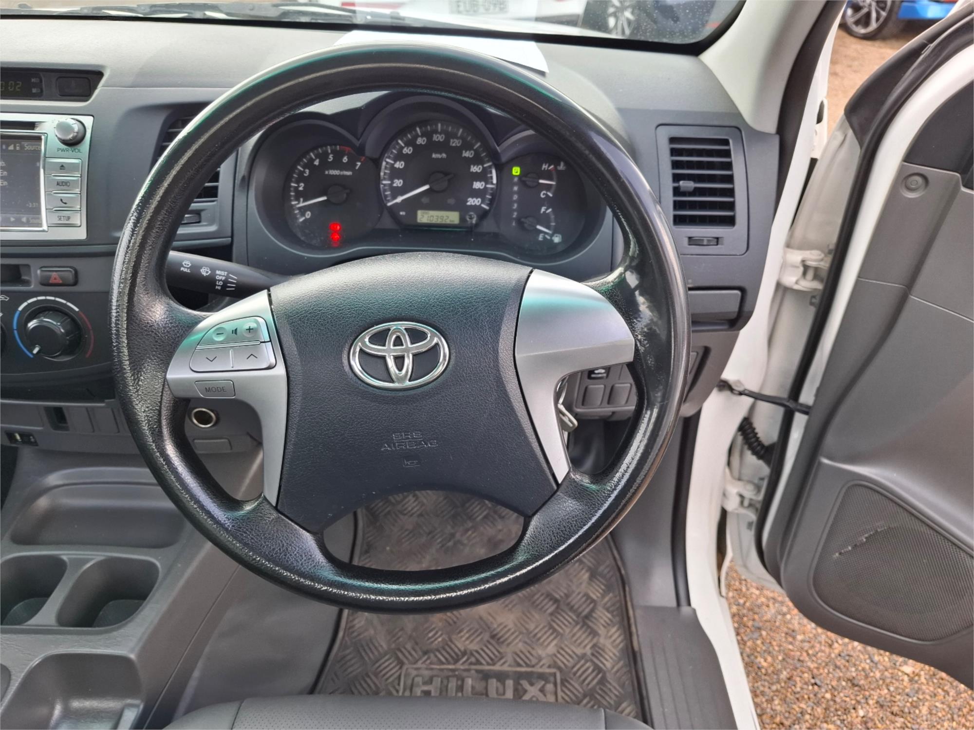 2015 TOYOTA HILUX TGN16R WORKMATE AUTOMATIC CAB CHASSIS
