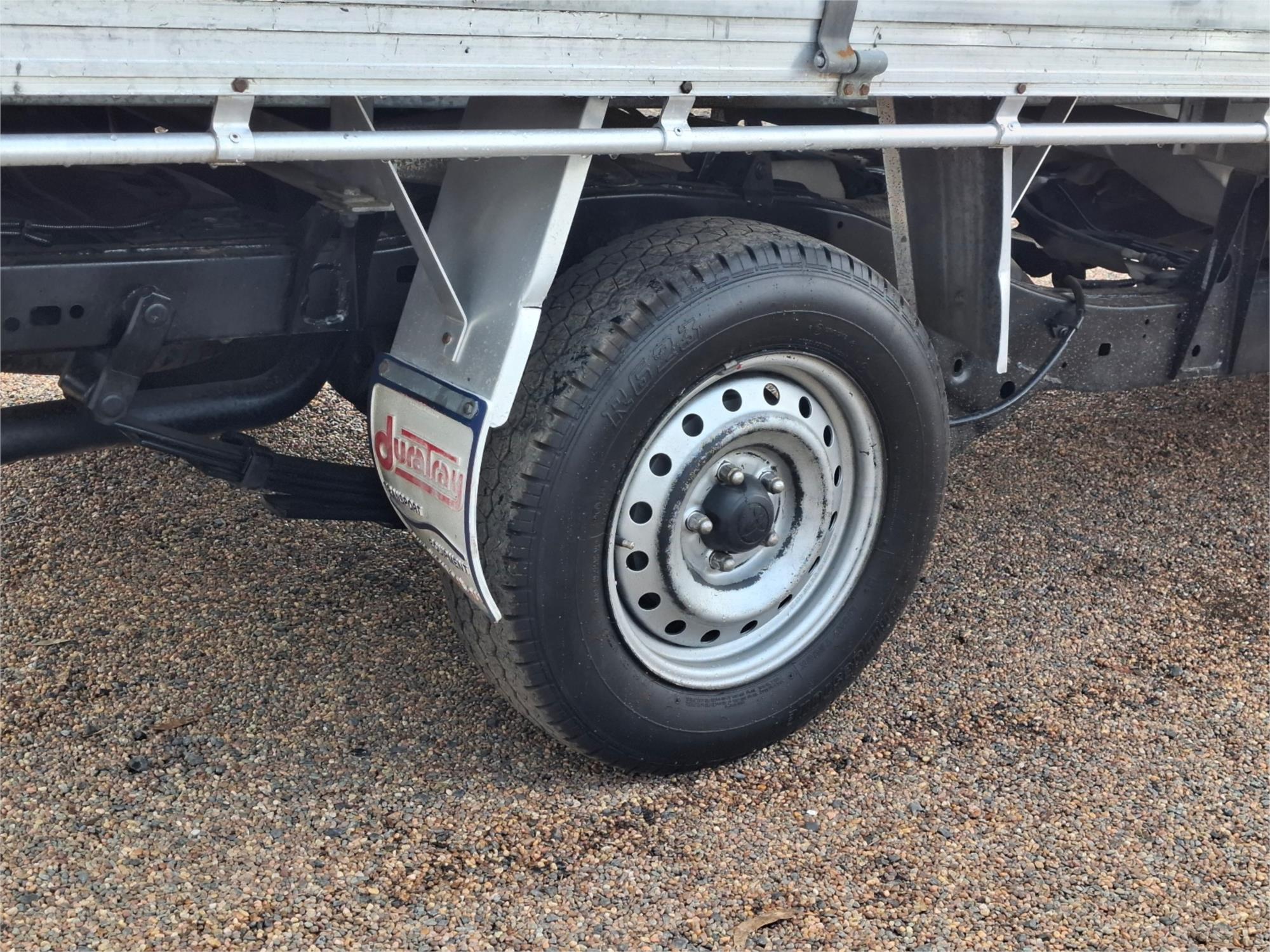 2015 TOYOTA HILUX TGN16R WORKMATE AUTOMATIC CAB CHASSIS