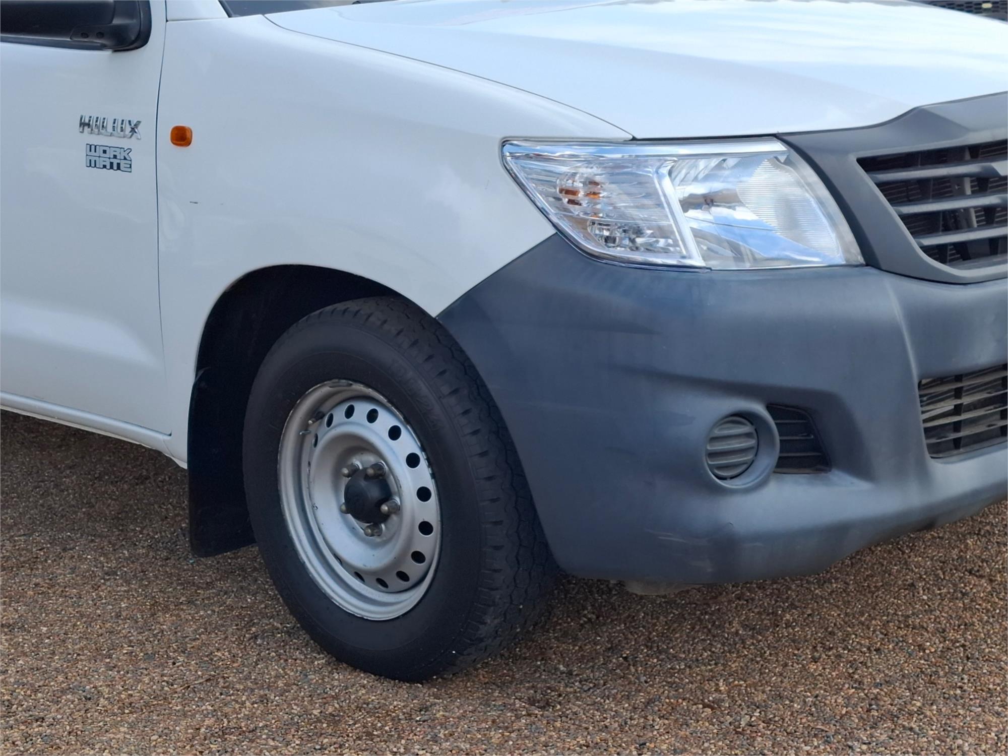 2015 TOYOTA HILUX TGN16R WORKMATE AUTOMATIC CAB CHASSIS
