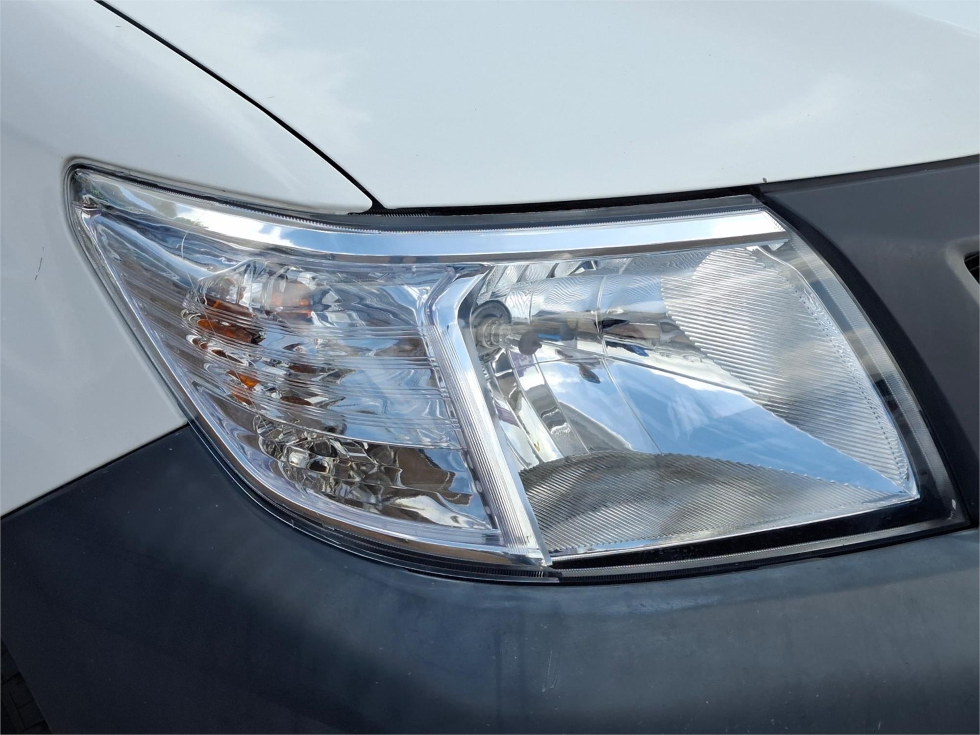 2015 TOYOTA HILUX TGN16R WORKMATE AUTOMATIC CAB CHASSIS
