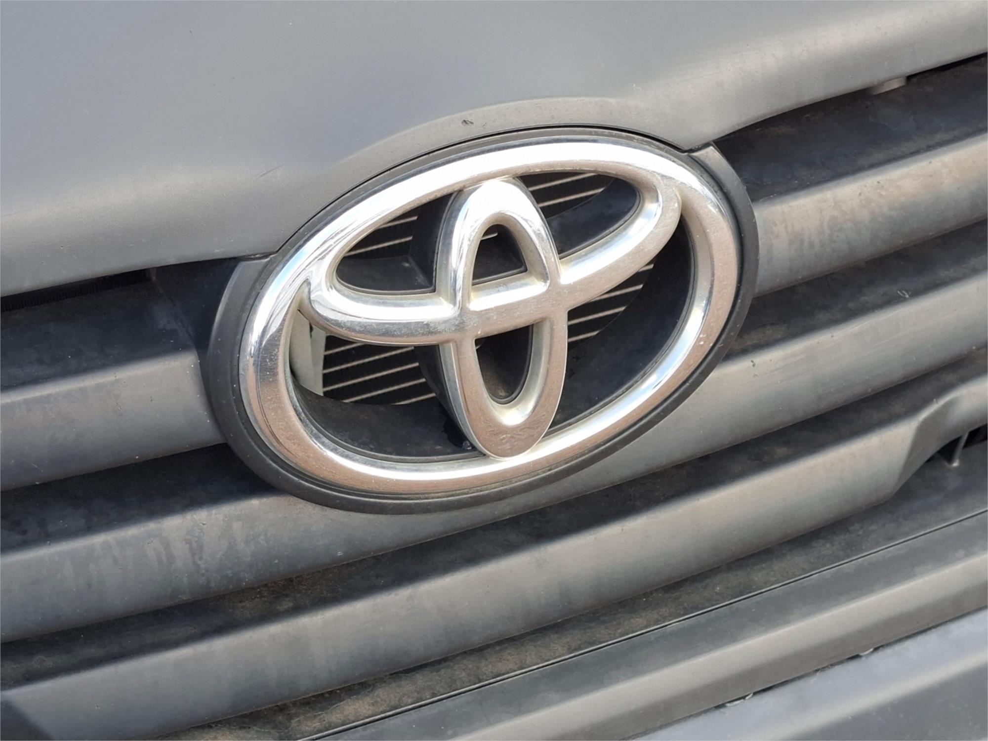2015 TOYOTA HILUX TGN16R WORKMATE AUTOMATIC CAB CHASSIS