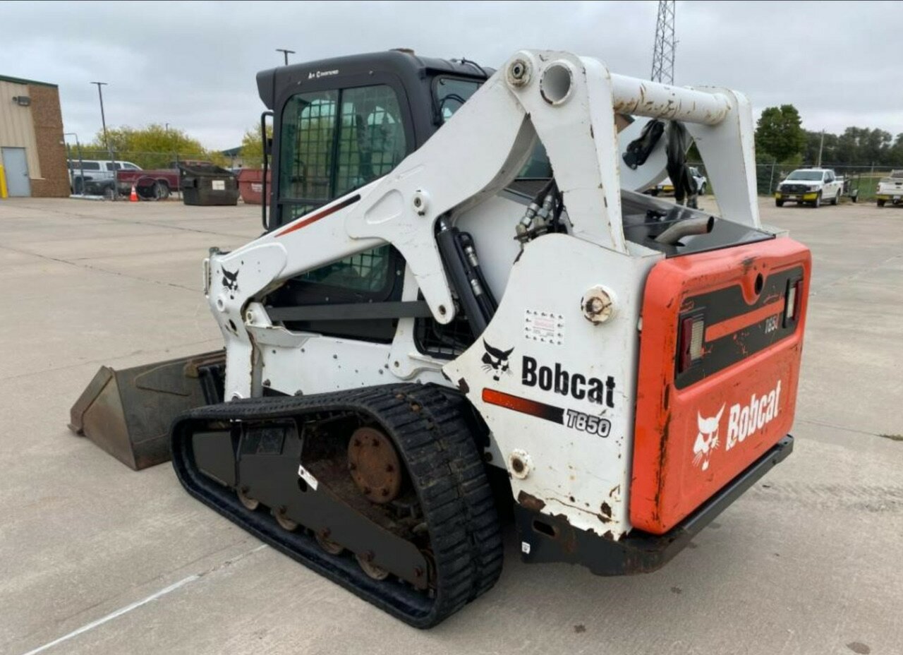 2011 BOBCAT T650 LOADER (WHEELED)