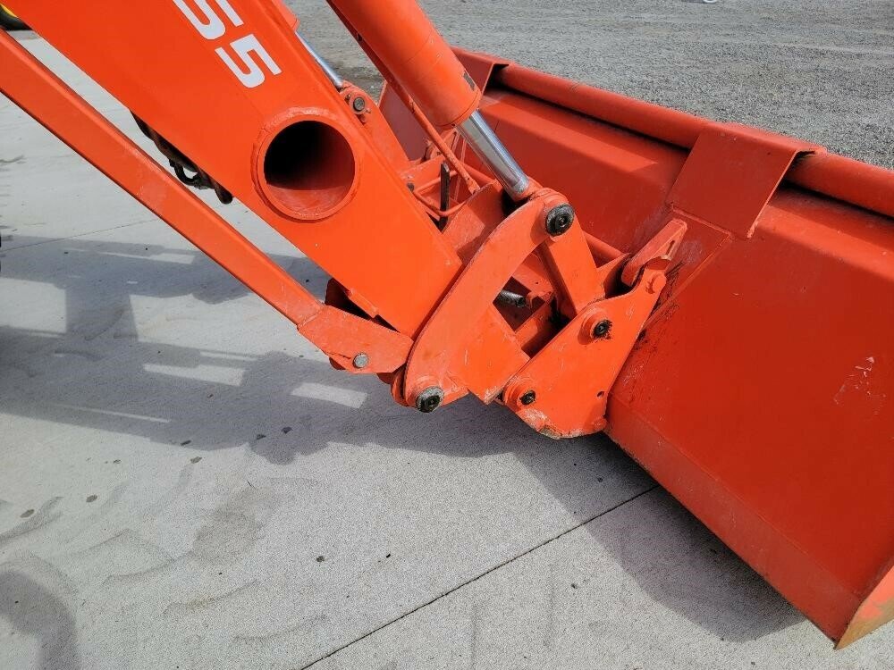 2014 KUBOTA M6-131 MFWD TRACTOR W/LOADER LOADER (WHEELED)