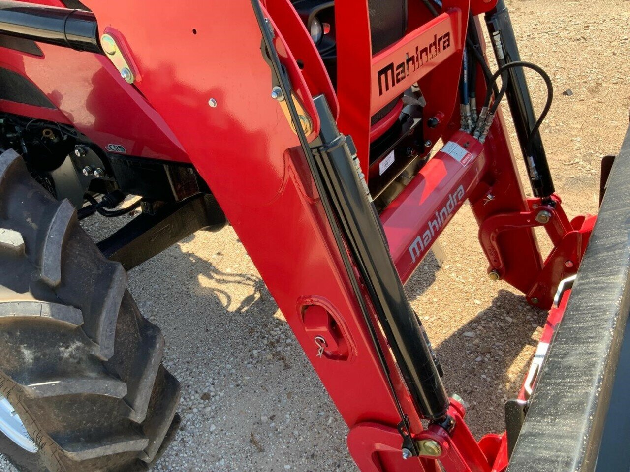 2019 MAHINDRA 8100 PST LOADER (WHEELED)