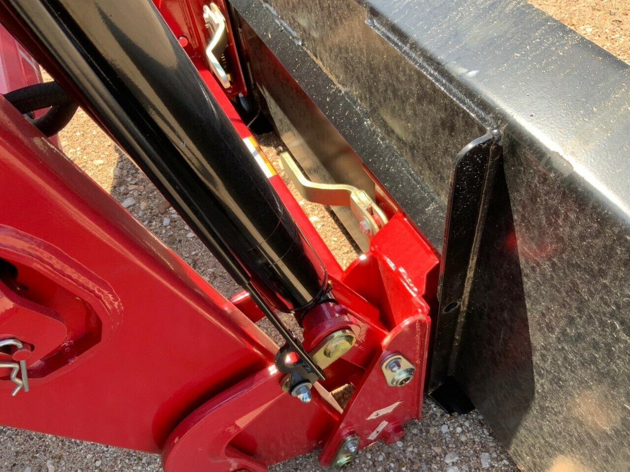 2019 MAHINDRA 8100 PST LOADER (WHEELED)
