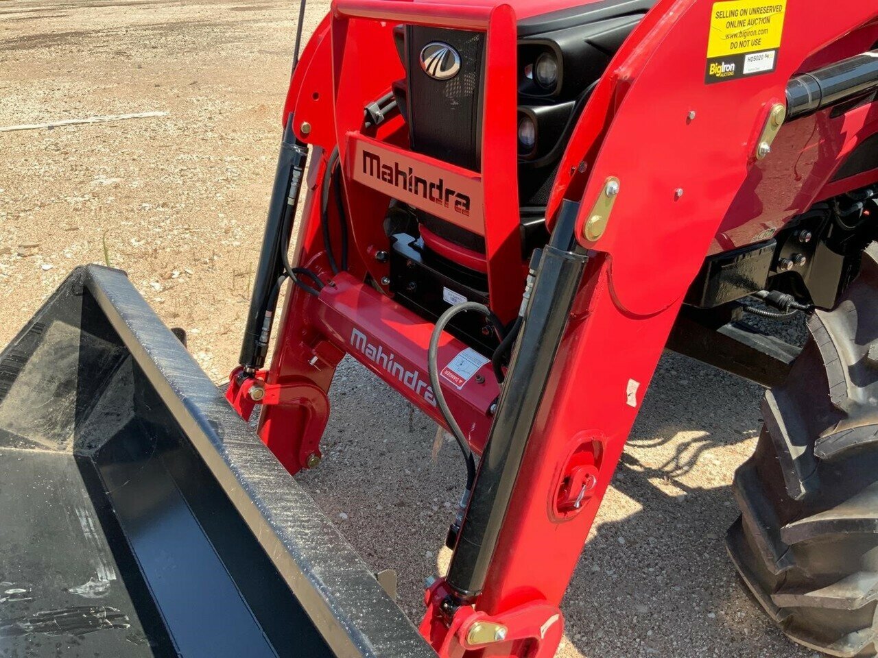 2019 MAHINDRA 8100 PST LOADER (WHEELED)