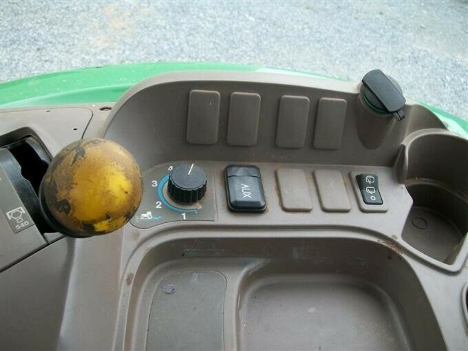 2012 JOHN DEERE 5115 M LOADER (WHEELED)