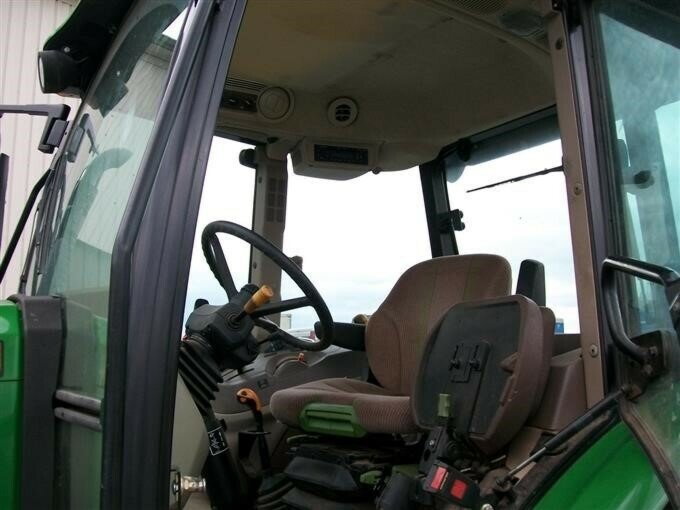 2012 JOHN DEERE 5115 M LOADER (WHEELED)