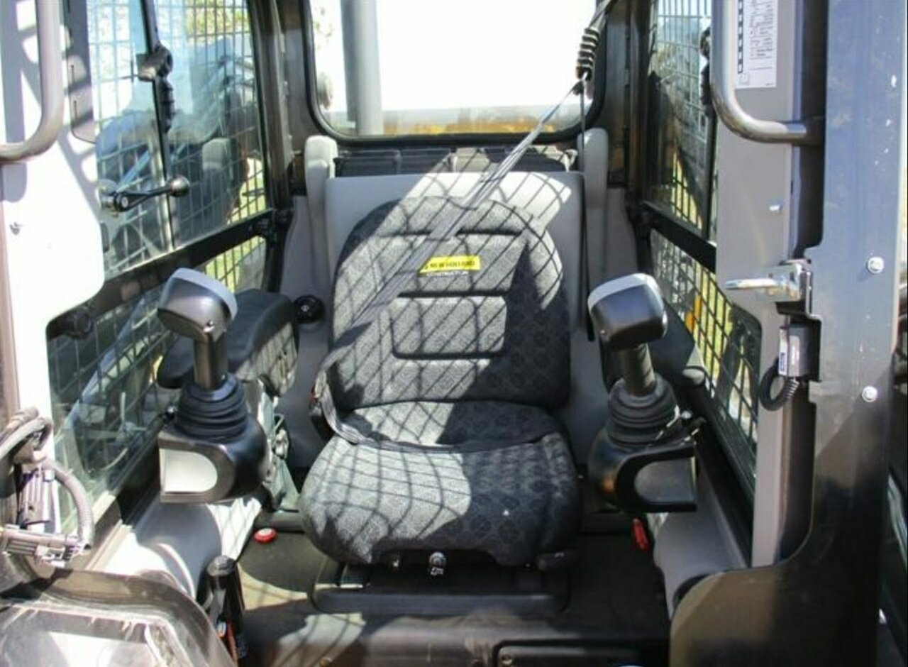 2017 NEW HOLLAND C238 LOADER (WHEELED)